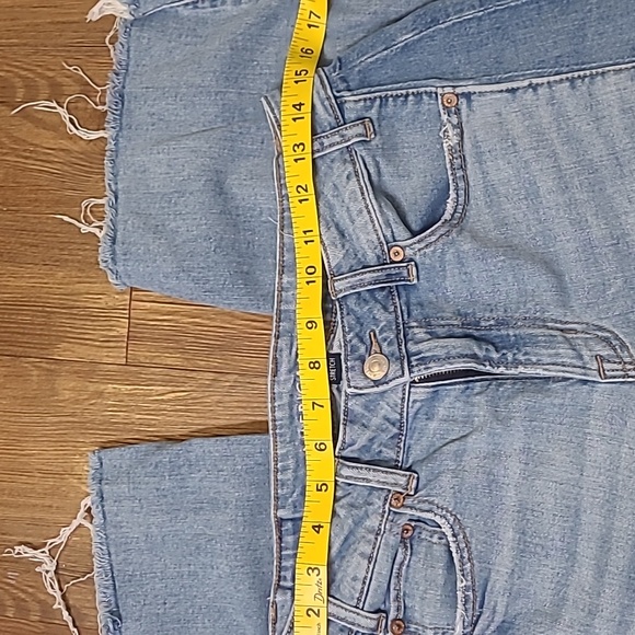 American‎ Eagle Outfitters Women's Light Blue Straight Leg Jeans - Picture 4 of 14